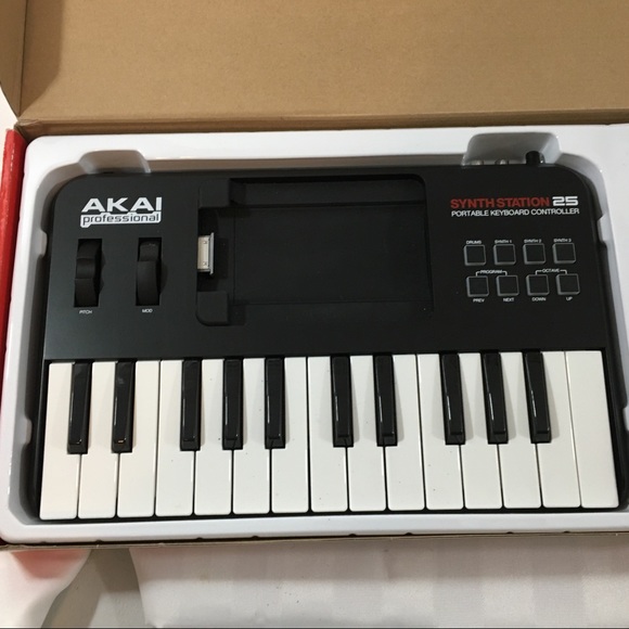 Akaia synthstation 25 keyboard controller - Picture 2 of 6